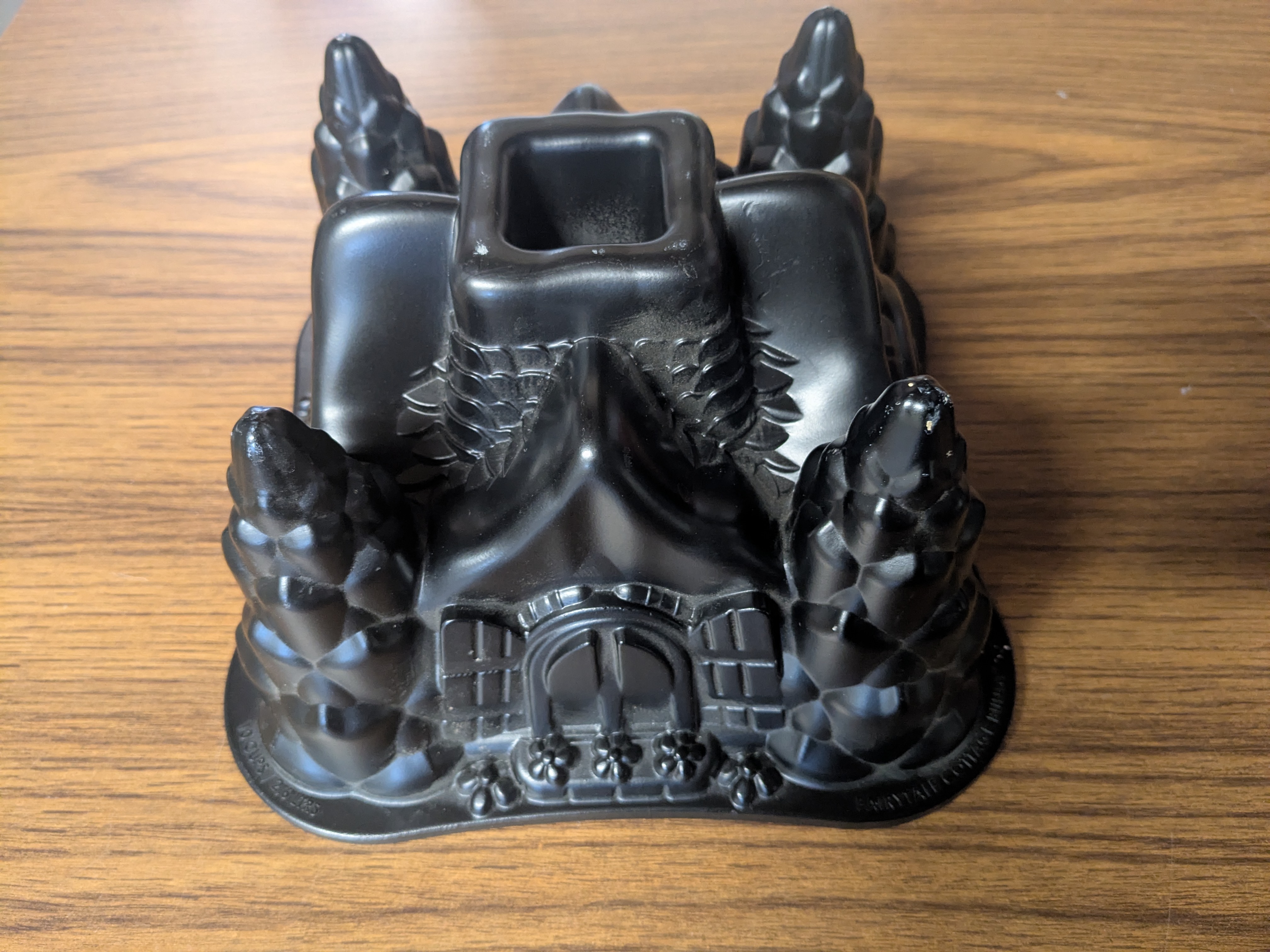 Nordic Ware Fairytale Cottage Bundt Pan, 10 cup capacity, like new