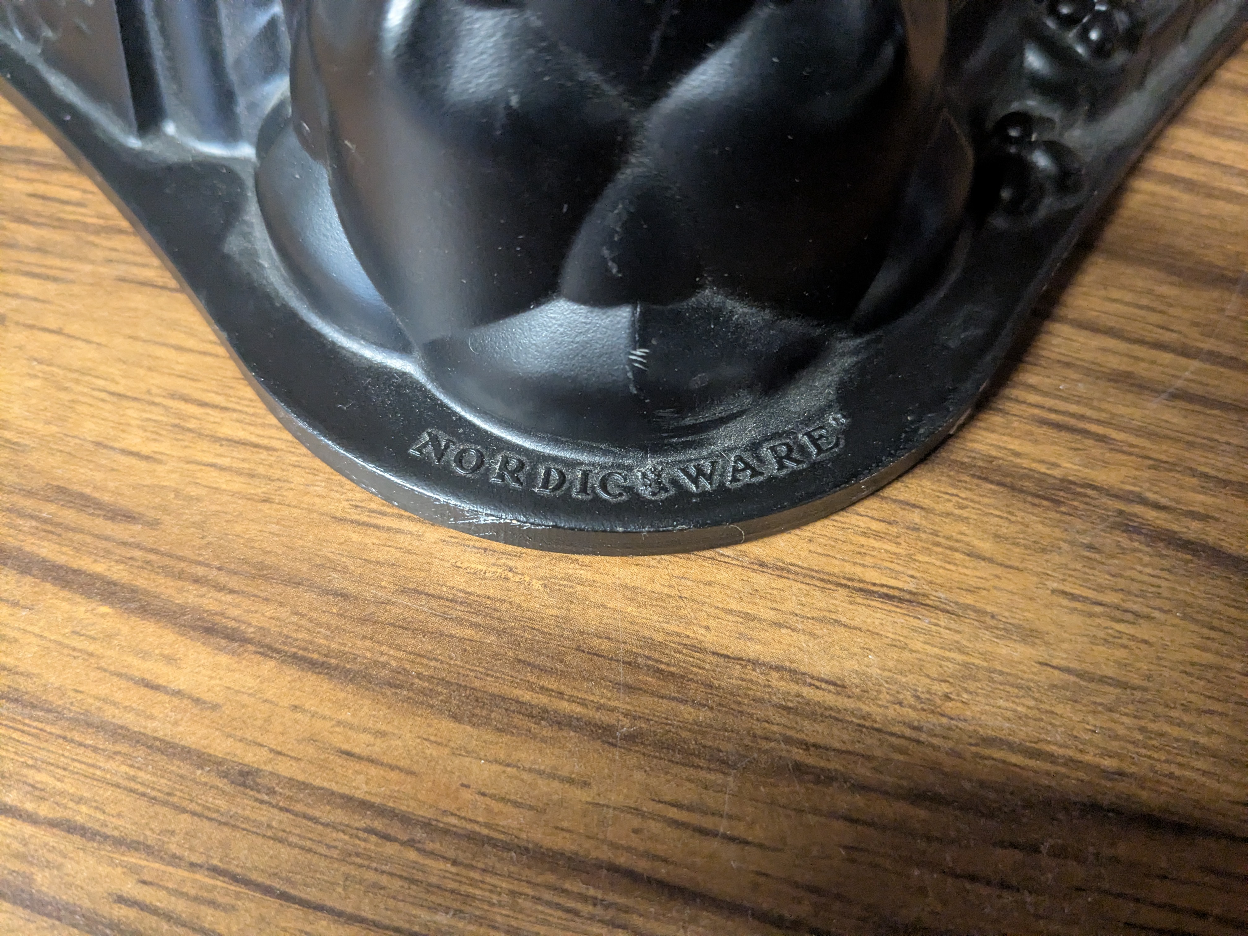 Nordic Ware Fairytale Cottage Bundt Pan, 10 cup capacity, like new