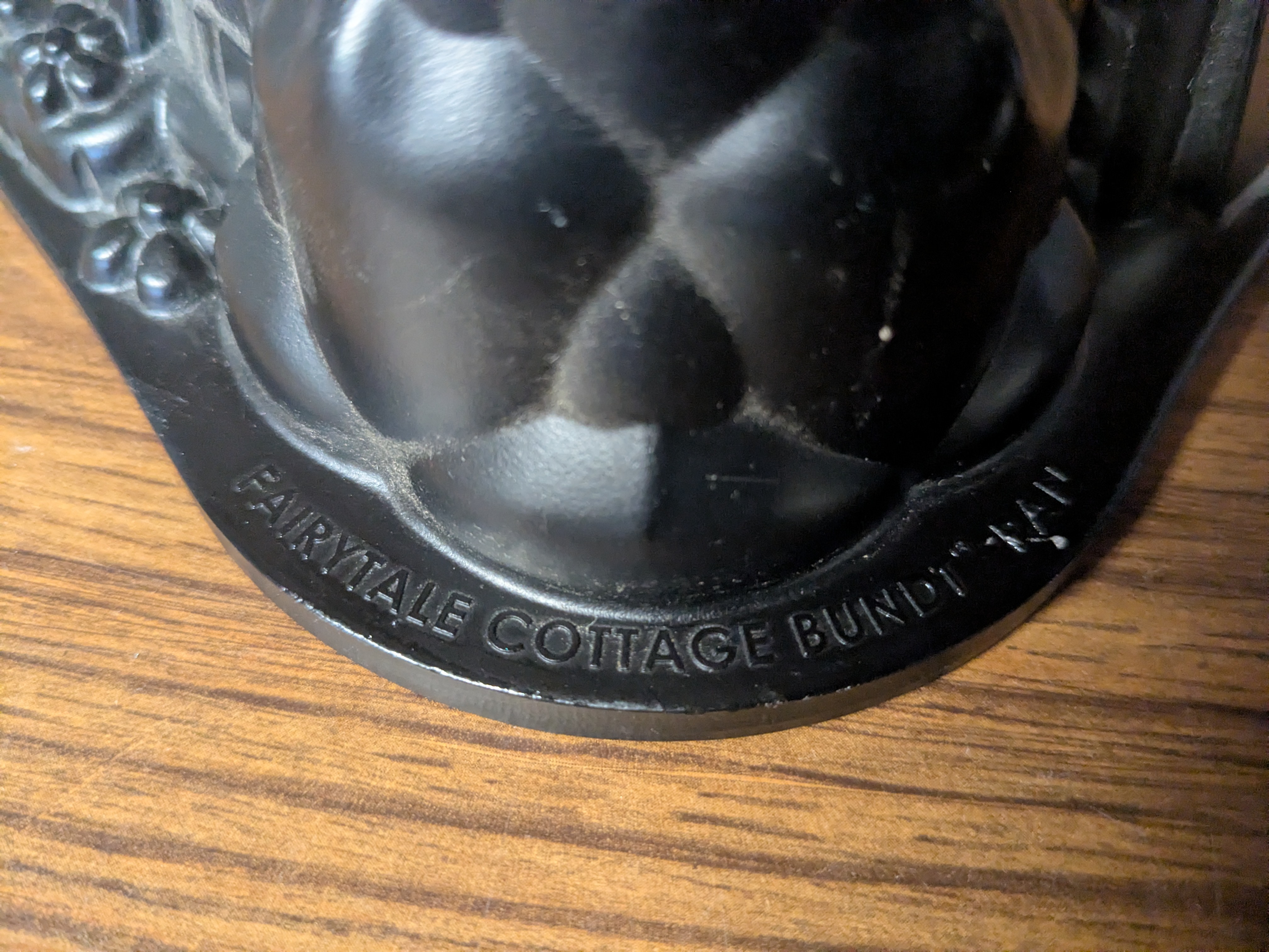 Nordic Ware Fairytale Cottage Bundt Pan, 10 cup capacity, like new