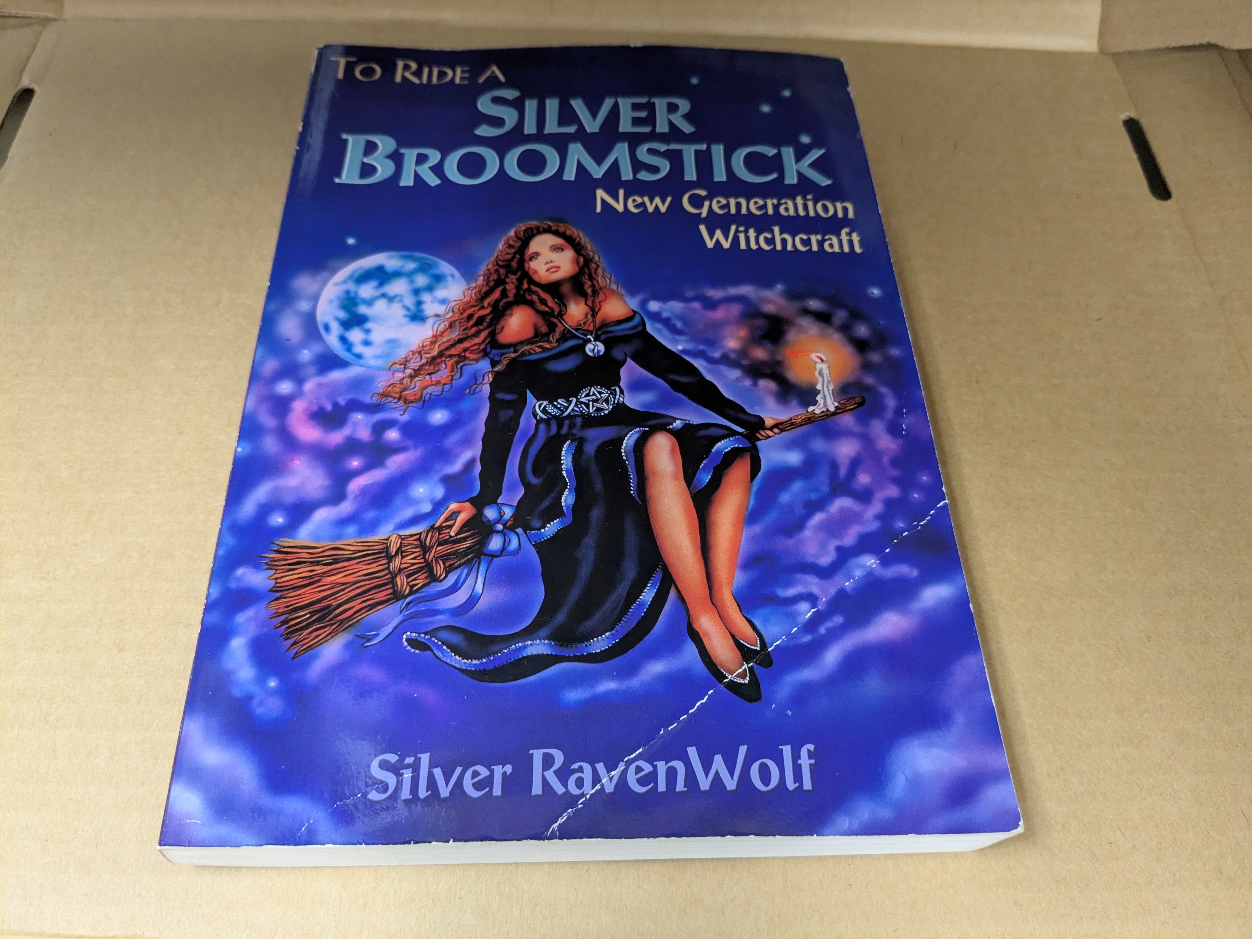 To Ride a Silver Broomstick: New Generation Witchcraft, by Silver RavenWolf
